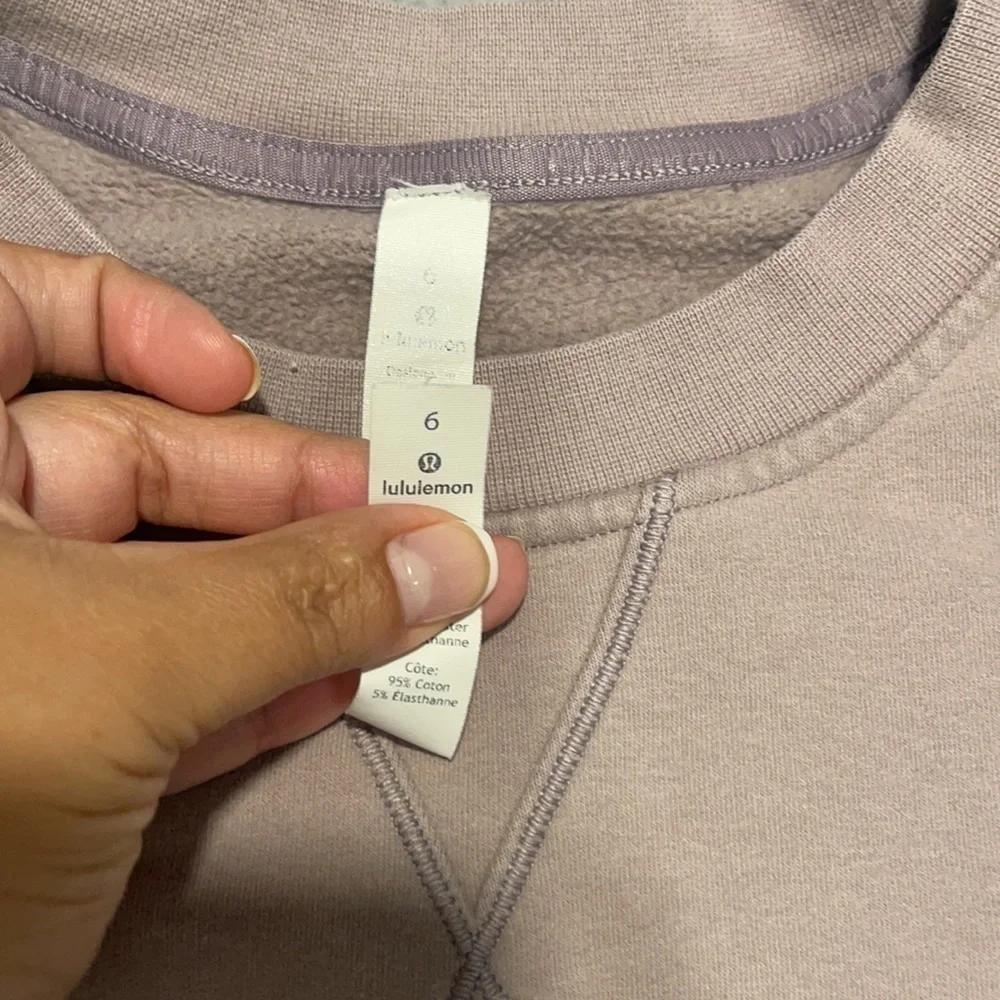 Lululemon All Yours Crew *Graphic Violet Verbena size 6